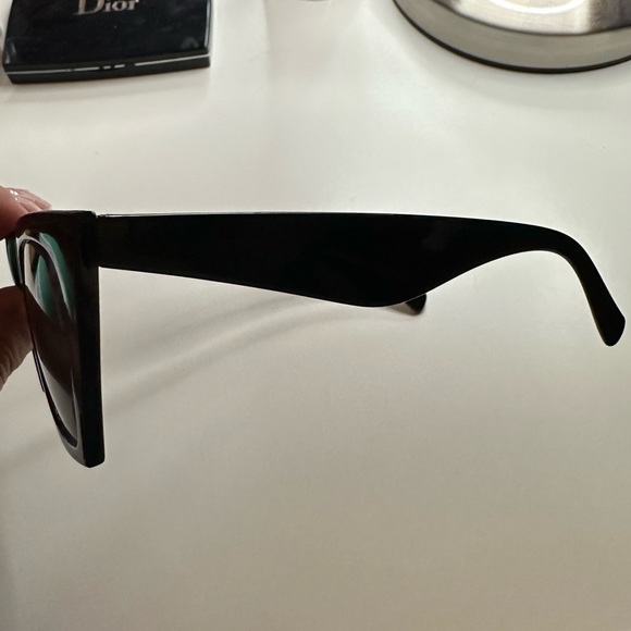 💕3 for $8💕 Black cat eye sunglasses - Picture 6 of 7